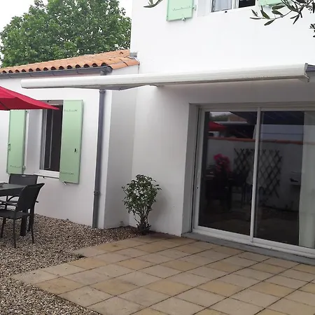 Holiday Rue Des Acacias